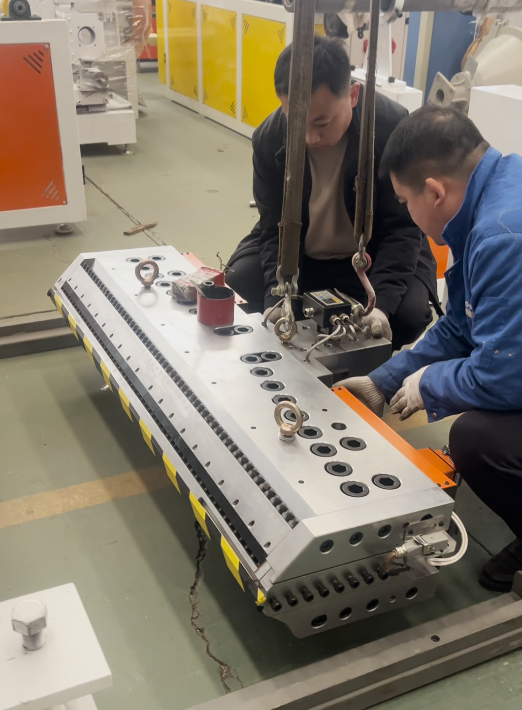 Tänään on vähän kylmä.