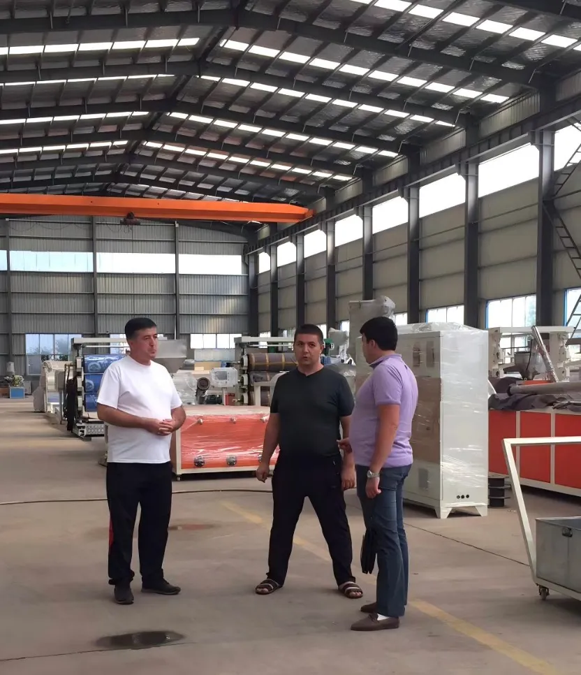 East star Plastic Machinery hankkii tilauksen Georgiasta monitoimiseen PVC-joustoverhojen tuotantolinjaan